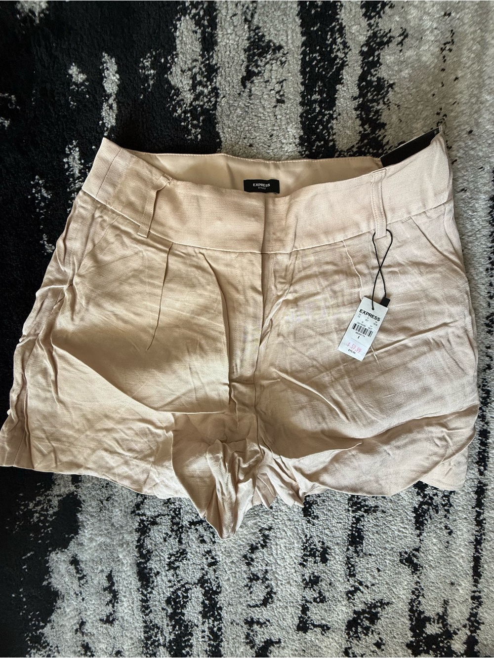 NWT Express Linen Blend Shorts In Style STYLIST. Size 8 Beige